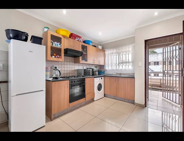 2 BEDROOM APARTMENT FOR SALE IN FERNDALE